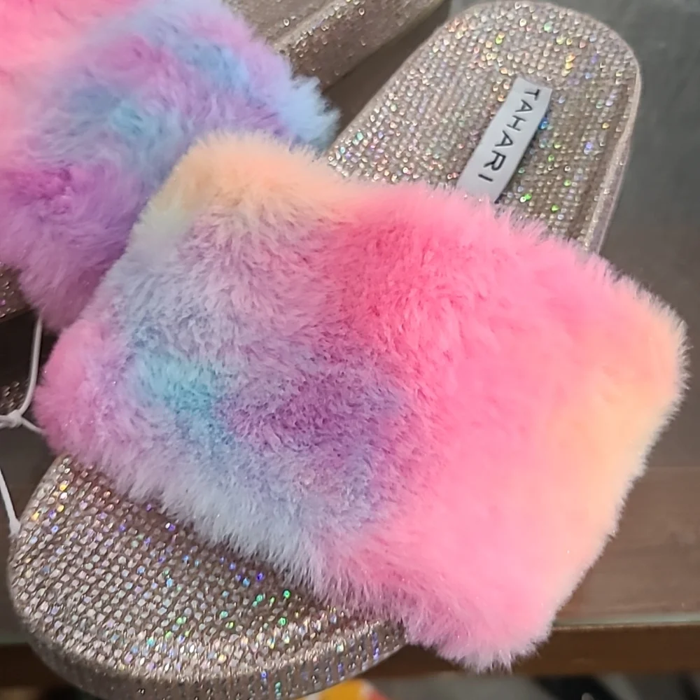 NWT Tahari girls fuzzy sandal slides size 3